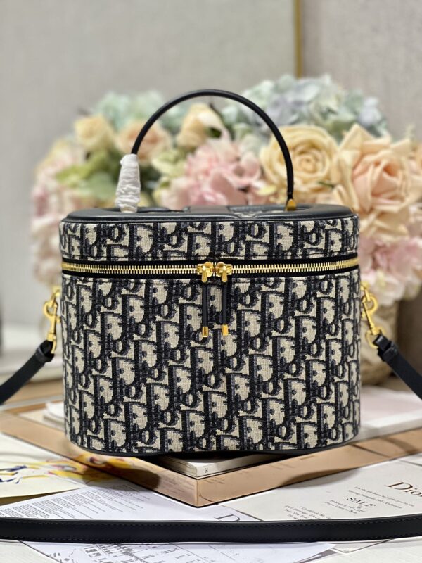 DIOR MEDIUM CD SIGNATURE VANITY CASE