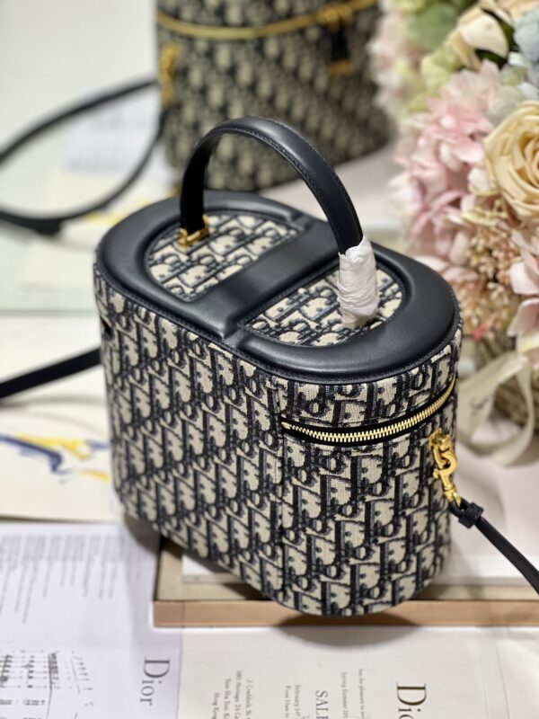 DIOR MEDIUM CD SIGNATURE VANITY CASE