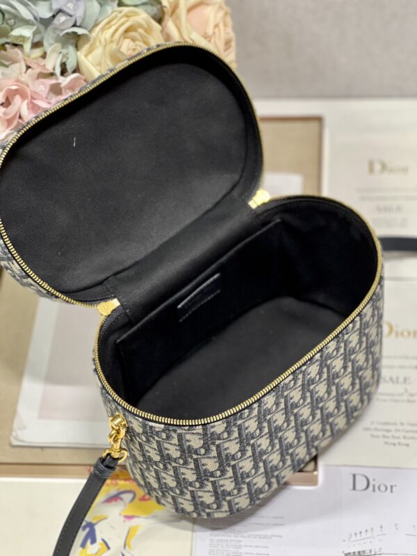 DIOR MEDIUM CD SIGNATURE VANITY CASE
