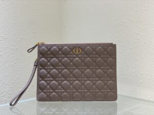 LARGE DIOR CARO DAILY POUCH