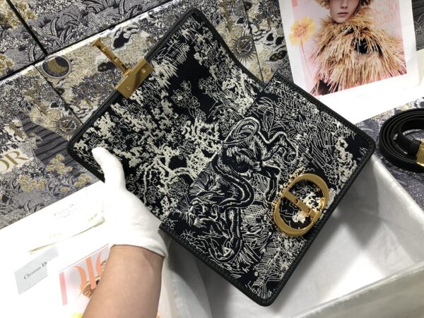 Dior 30 Montaigne