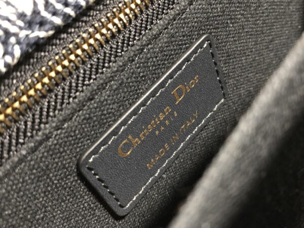Dior 30 Montaigne
