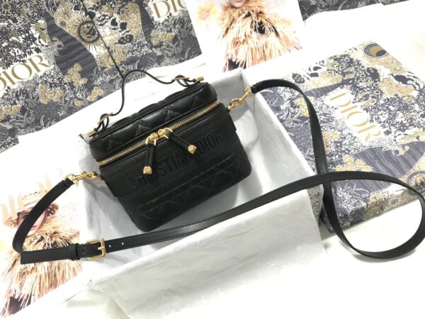 SMALL DIORTRAVEL VANITY CASE