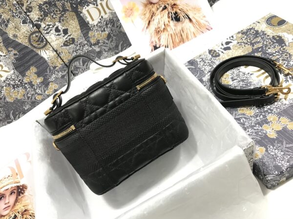 SMALL DIORTRAVEL VANITY CASE
