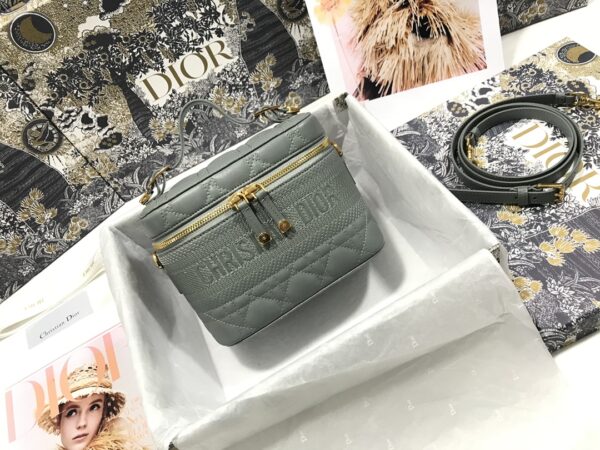 SMALL DIORTRAVEL VANITY CASE