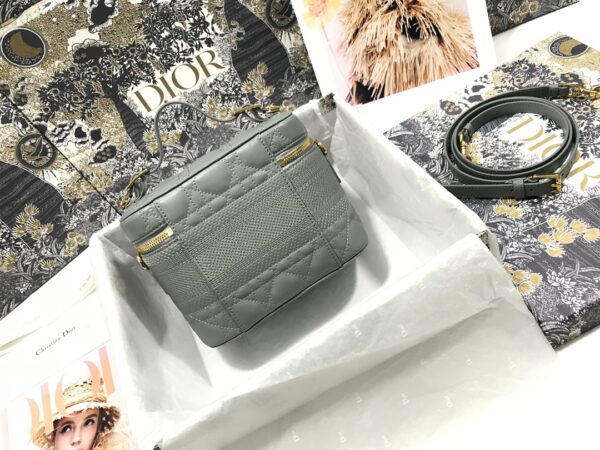 SMALL DIORTRAVEL VANITY CASE