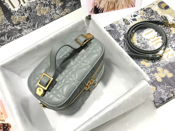 SMALL DIORTRAVEL VANITY CASE