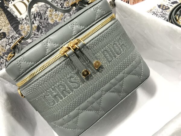 SMALL DIORTRAVEL VANITY CASE