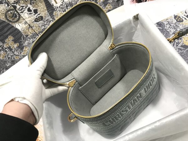 SMALL DIORTRAVEL VANITY CASE