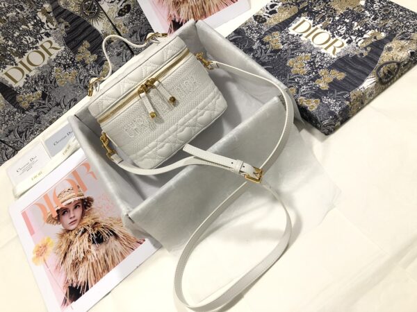 SMALL DIORTRAVEL VANITY CASE