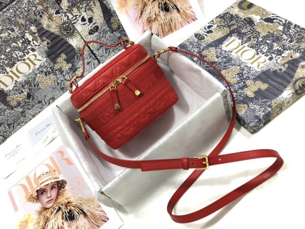 SMALL DIORTRAVEL VANITY CASE