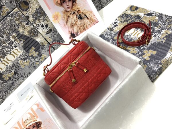 SMALL DIORTRAVEL VANITY CASE