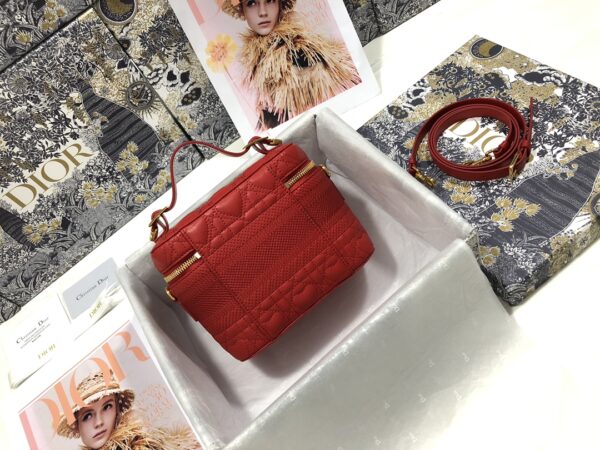 SMALL DIORTRAVEL VANITY CASE
