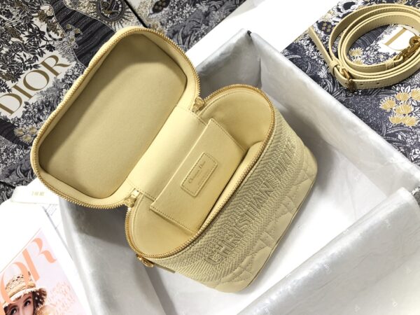 SMALL DIORTRAVEL VANITY CASE
