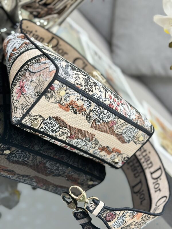 Dior Medium Lady D-Lite bag