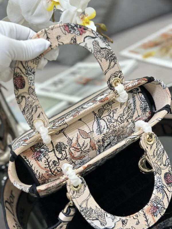 Dior Medium Lady D-Lite bag