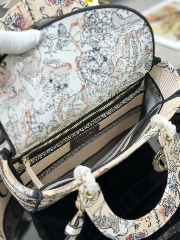 Dior Medium Lady D-Lite bag