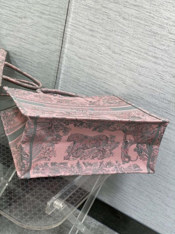 LARGE DIOR BOOK TOTE