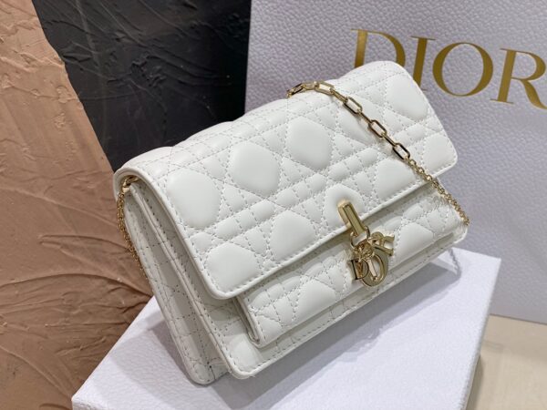 LADY DIOR CHAIN POUCH