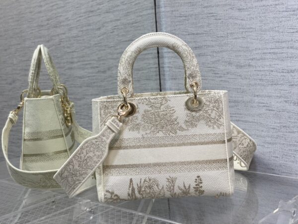 Dior Medium Lady D-Lite bag