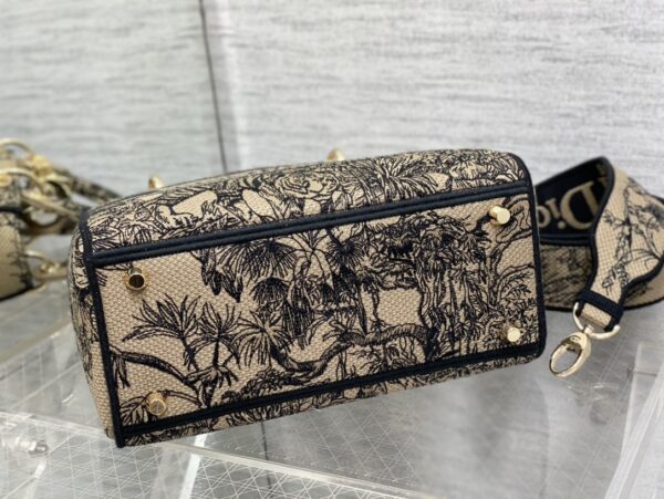 Dior Medium Lady D-Lite bag