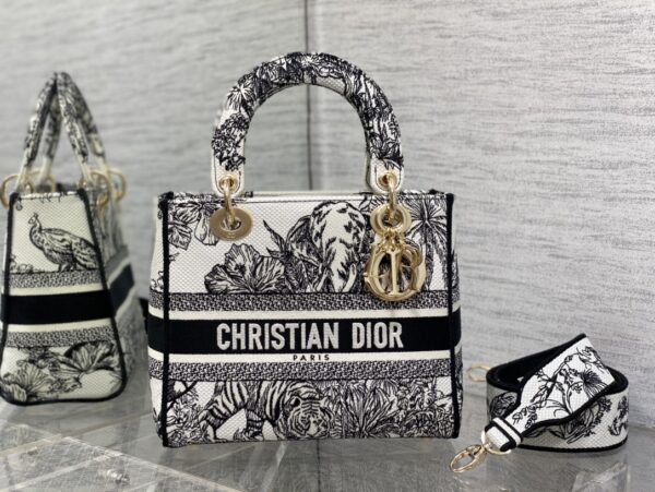Dior Medium Lady D-Lite bag