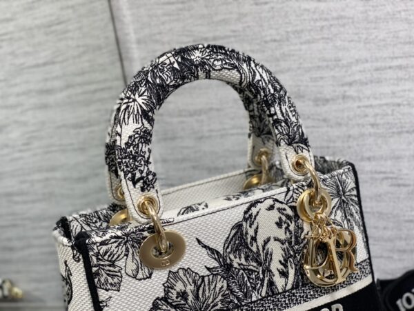 Dior Medium Lady D-Lite bag