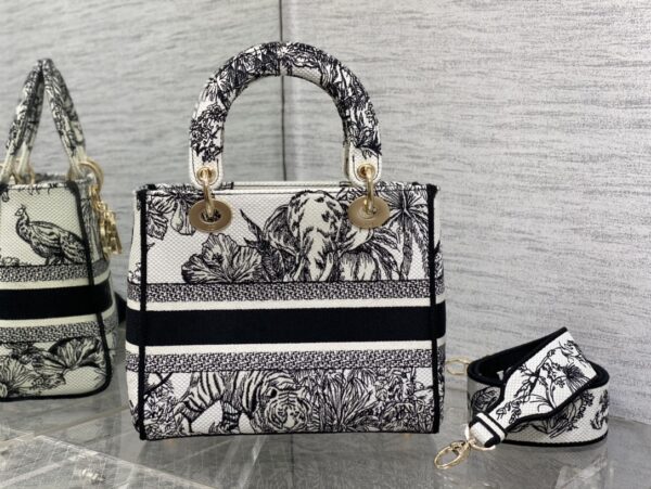 Dior Medium Lady D-Lite bag