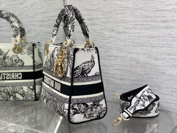 Dior Medium Lady D-Lite bag