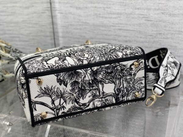 Dior Medium Lady D-Lite bag