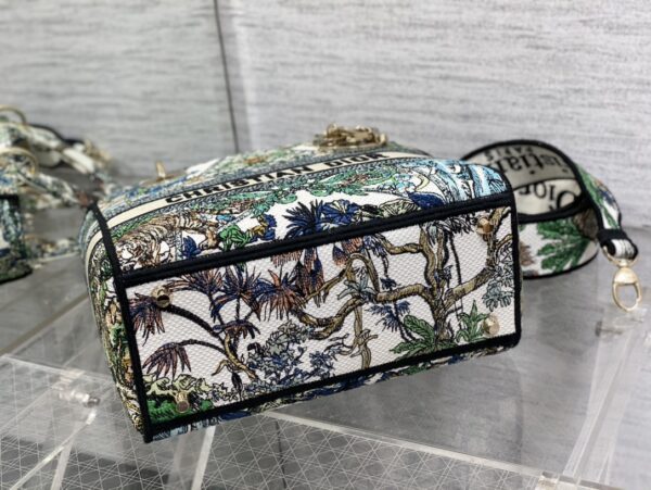 Dior Medium Lady D-Lite bag