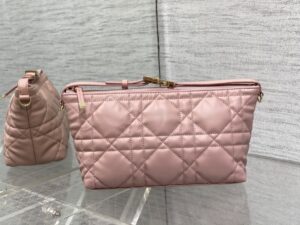 MEDIUM DIORTRAVEL NOMAD POUCH