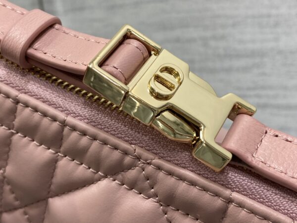 MEDIUM DIORTRAVEL NOMAD POUCH