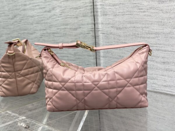 MEDIUM DIORTRAVEL NOMAD POUCH