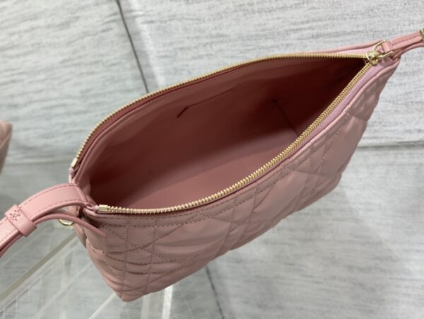 MEDIUM DIORTRAVEL NOMAD POUCH