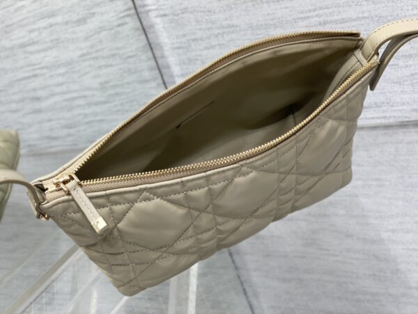MEDIUM DIORTRAVEL NOMAD POUCH