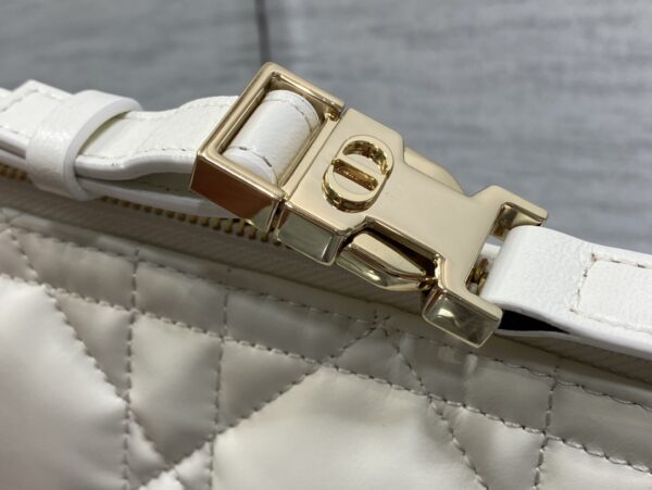 MEDIUM DIORTRAVEL NOMAD POUCH