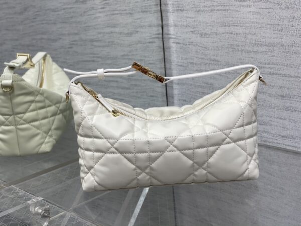 MEDIUM DIORTRAVEL NOMAD POUCH