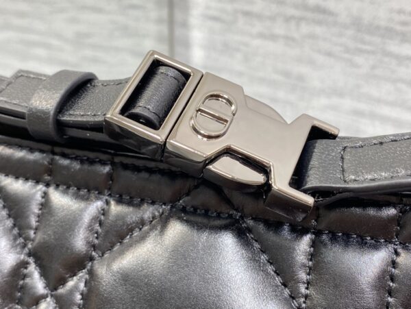 MEDIUM DIORTRAVEL NOMAD POUCH