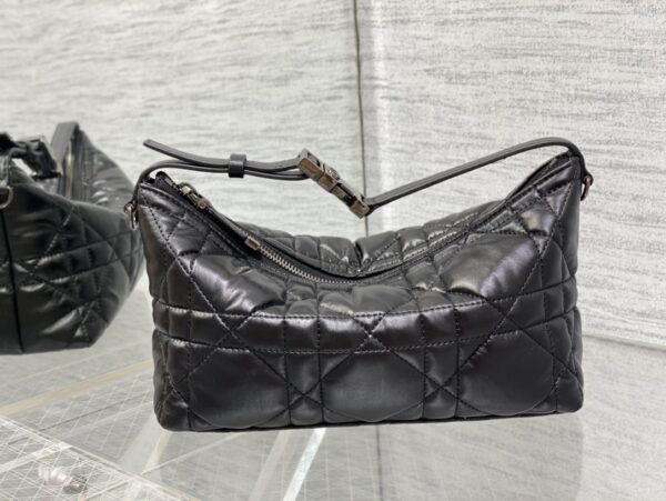MEDIUM DIORTRAVEL NOMAD POUCH