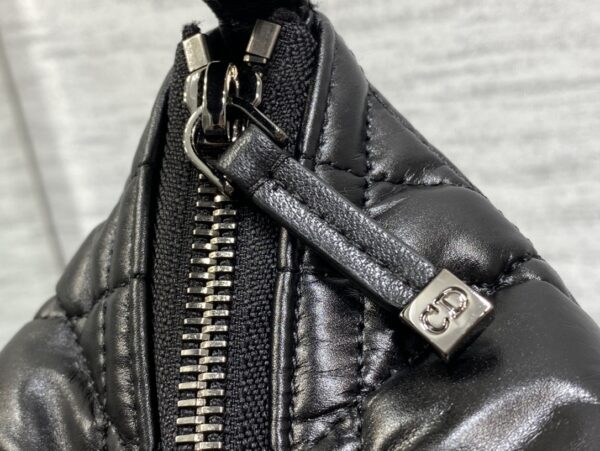 MEDIUM DIORTRAVEL NOMAD POUCH