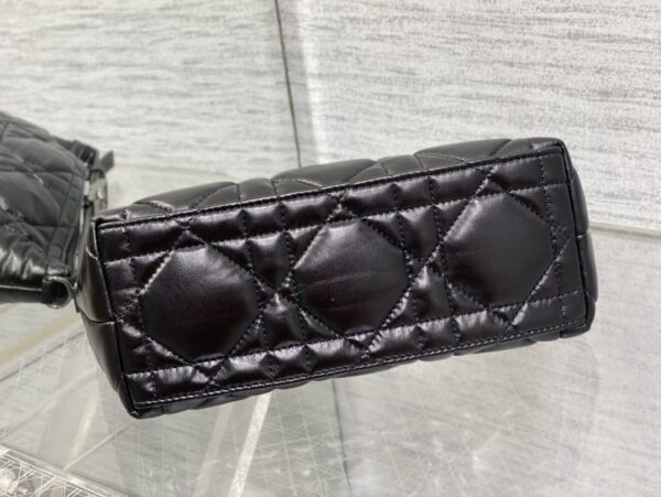MEDIUM DIORTRAVEL NOMAD POUCH