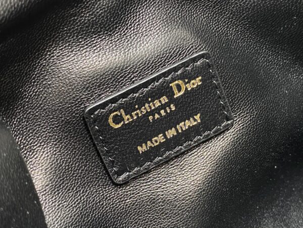 MEDIUM DIORTRAVEL NOMAD POUCH