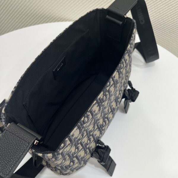 DIOR EXPLORER MESSENGER BAG