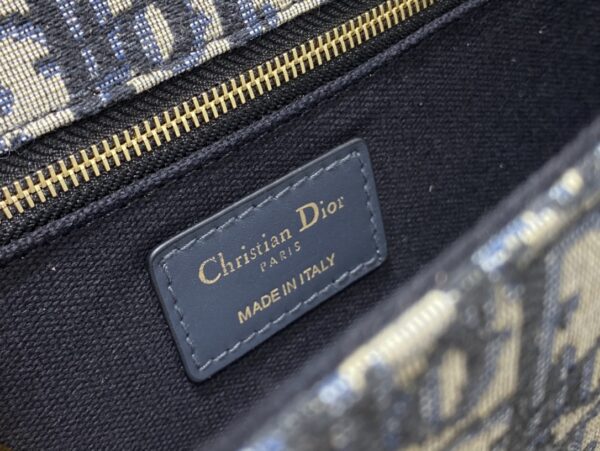 Dior 30 Montaigne