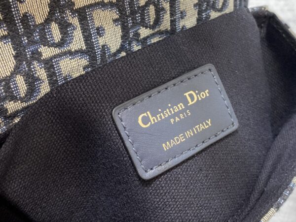 Dior 30 Montaigne