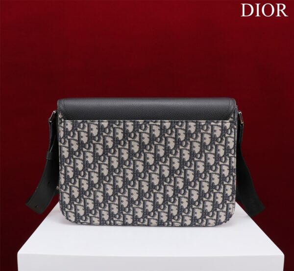 Dior Saddle Pouch