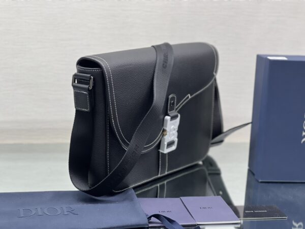 Dior Saddle Pouch