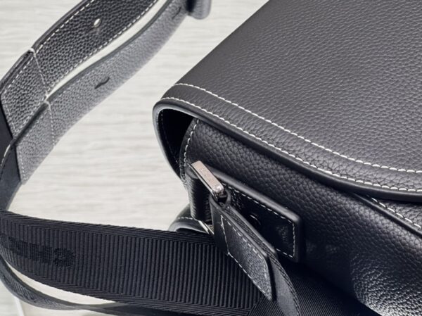 Dior Saddle Pouch