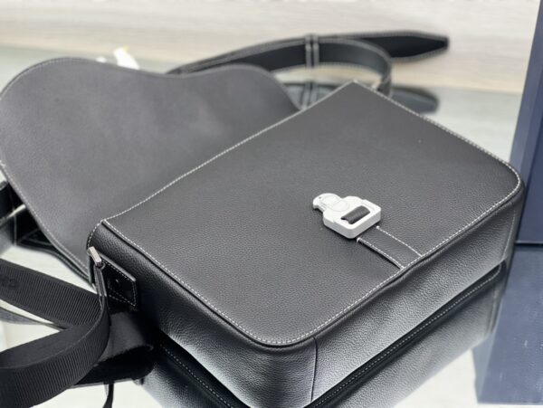Dior Saddle Pouch